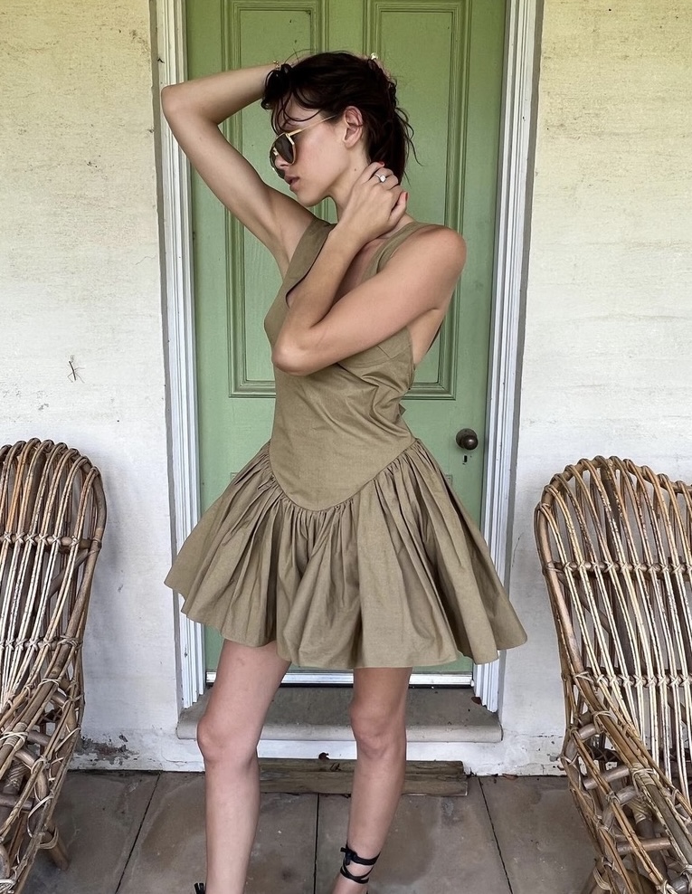 this loose breezy dress is giving me life at the moment 🫠
